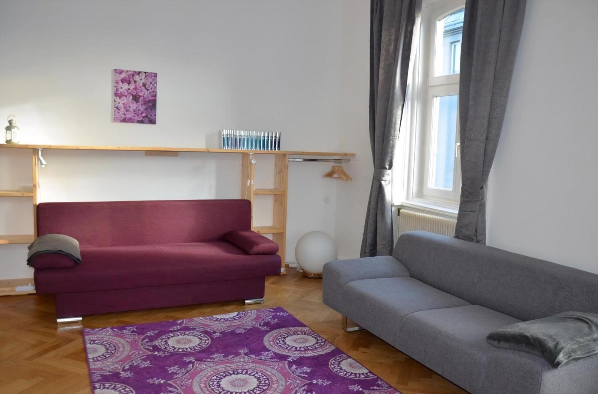 Apartment Helle Altbauwohnung