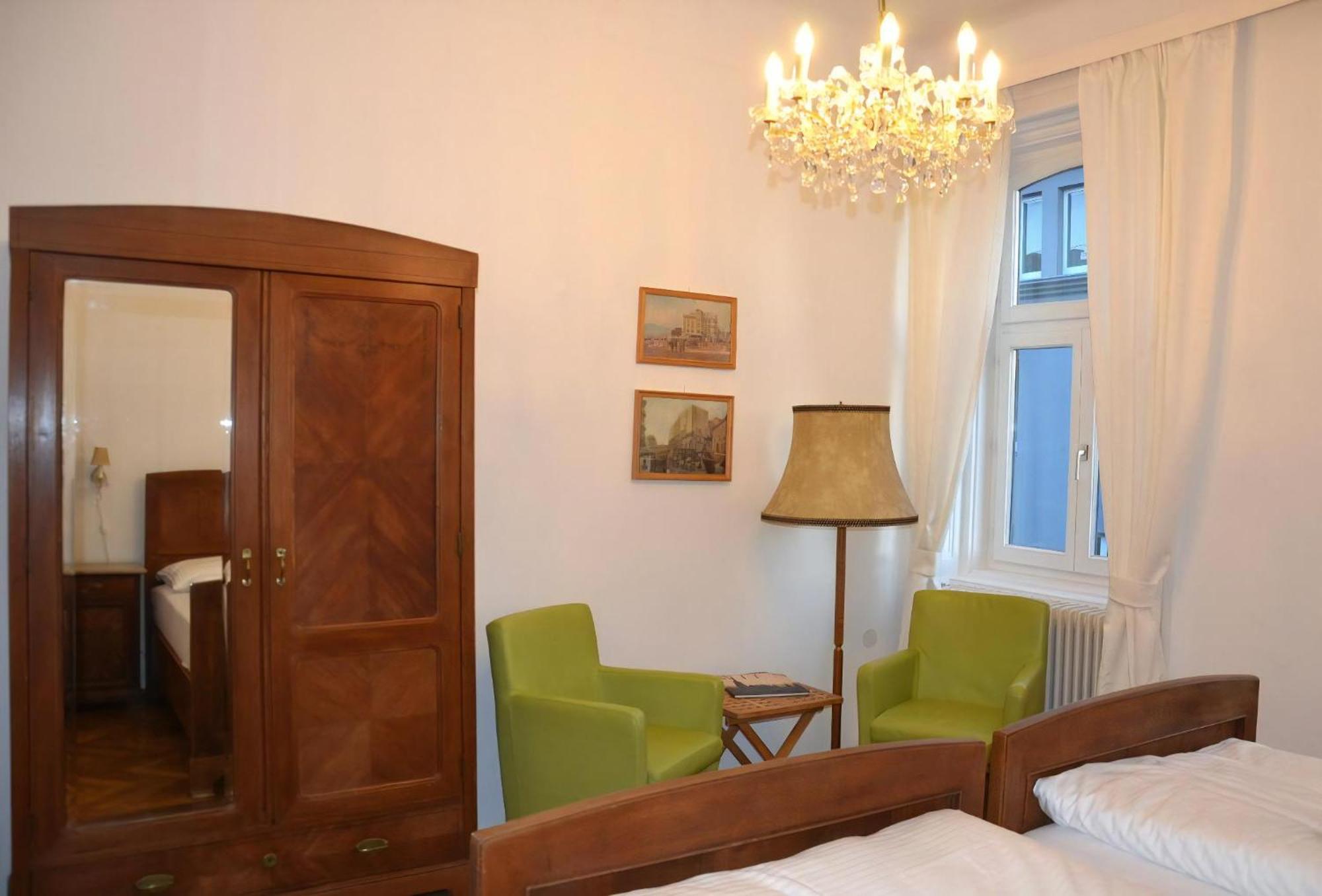 Apartment Helle Altbauwohnung *