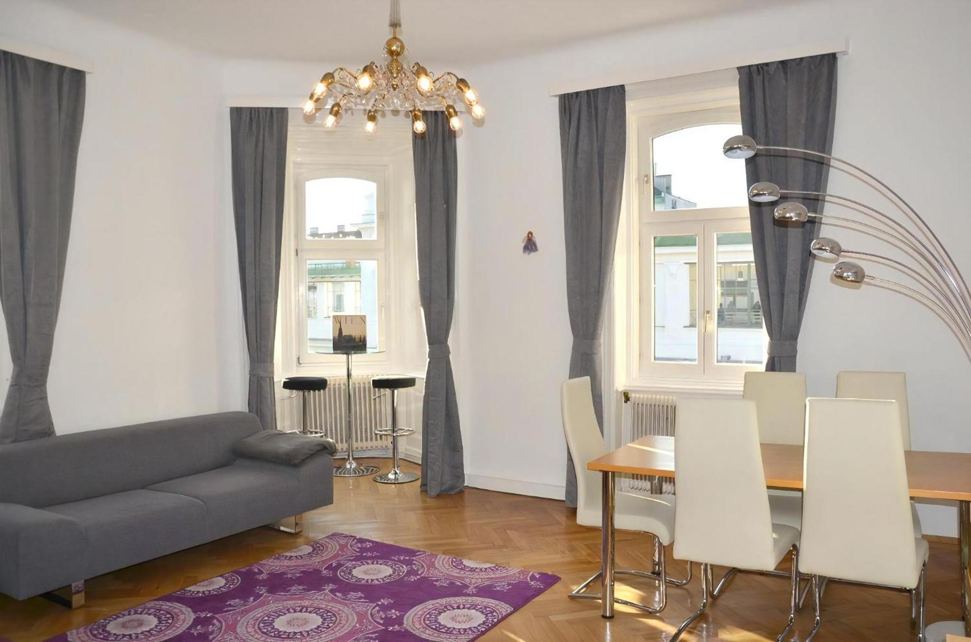Helle Altbauwohnung *